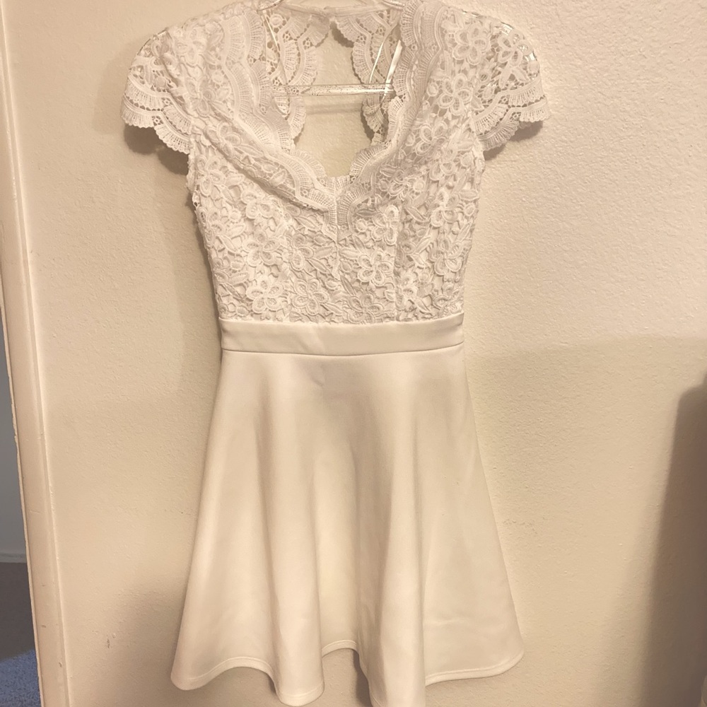 B. Darlin, size 1/2 short, white, dress